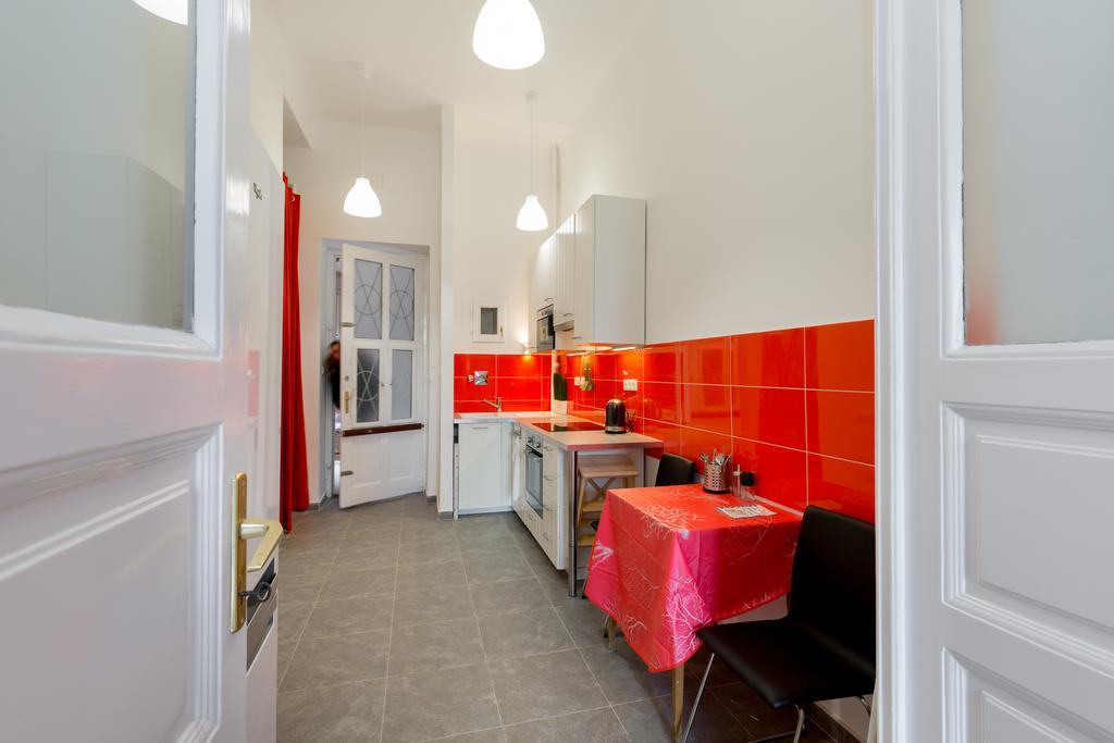 F4 Fiumei Apartment Budapest Exterior foto
