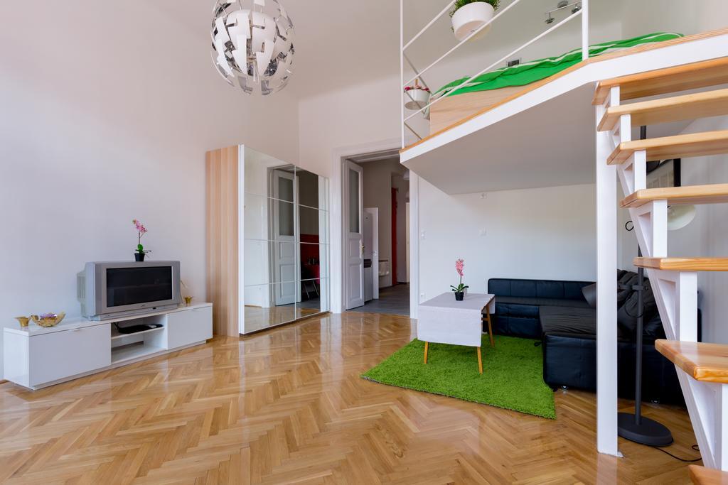 F4 Fiumei Apartment Budapest Exterior foto
